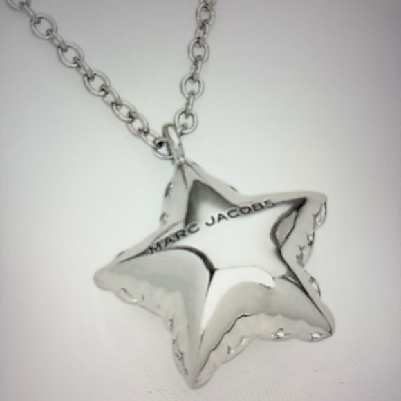 ⭐️ MARC JACOBS BALLOON STAR NECKLACE ⭐️ NWT ⭐️ - Picture 12 of 16